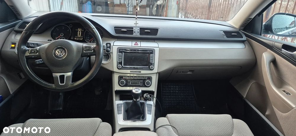Volkswagen Passat 2.0 TDI Comfortline - 9