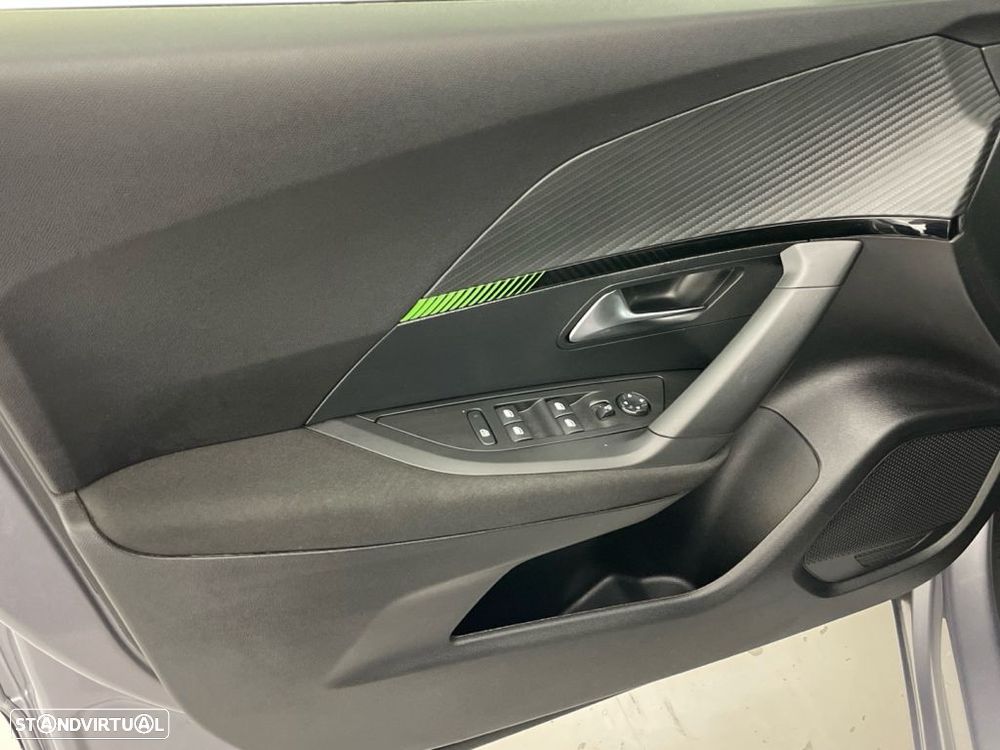 Peugeot 2008 1.2 PureTech Allure - 16