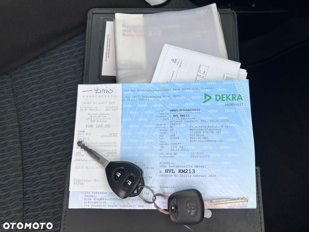 Toyota Yaris - 30