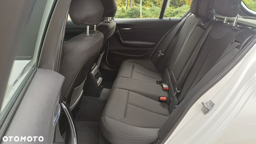 BMW Seria 1 118i - 15