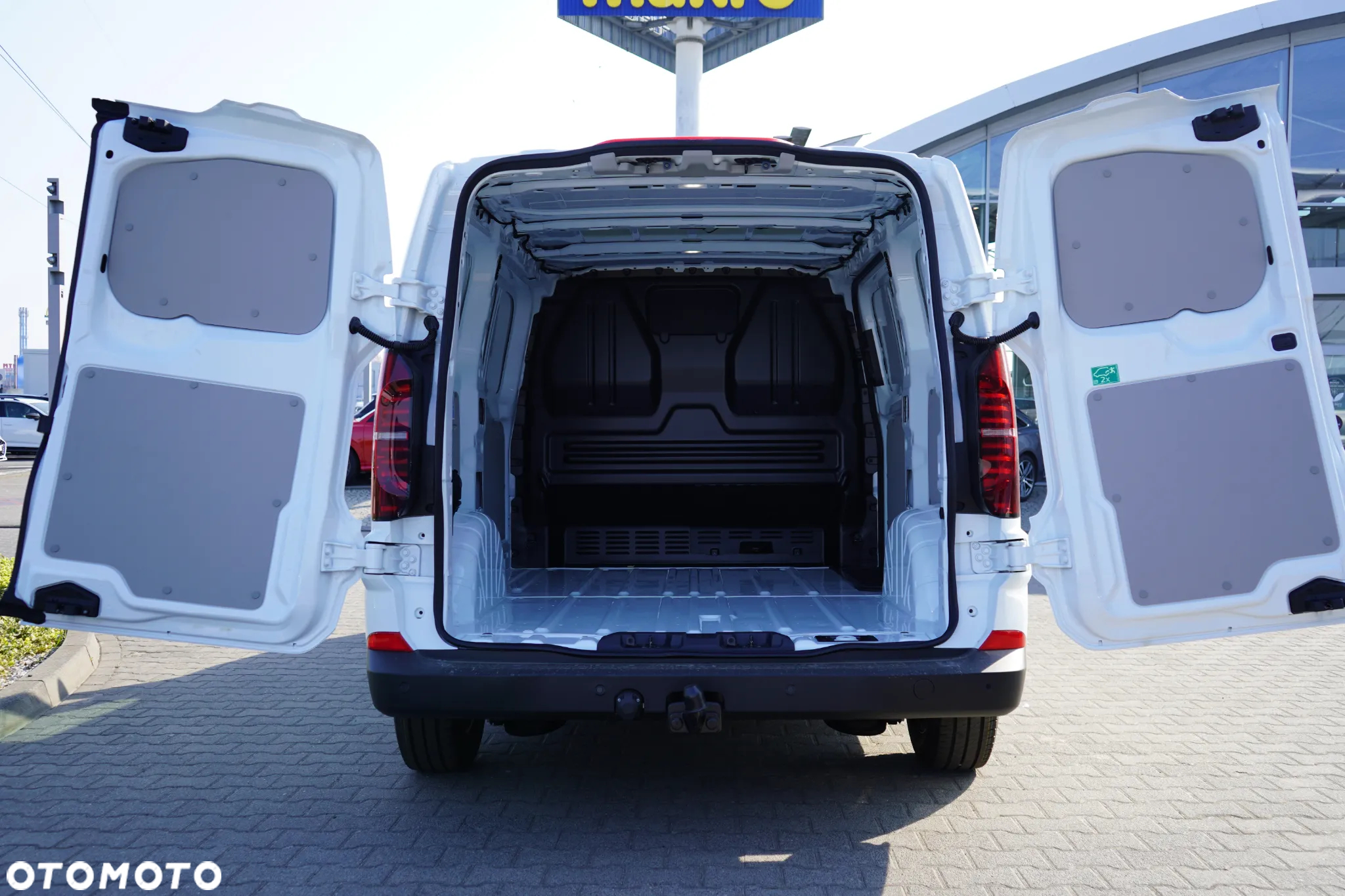 Volkswagen T7 Transporter - 13
