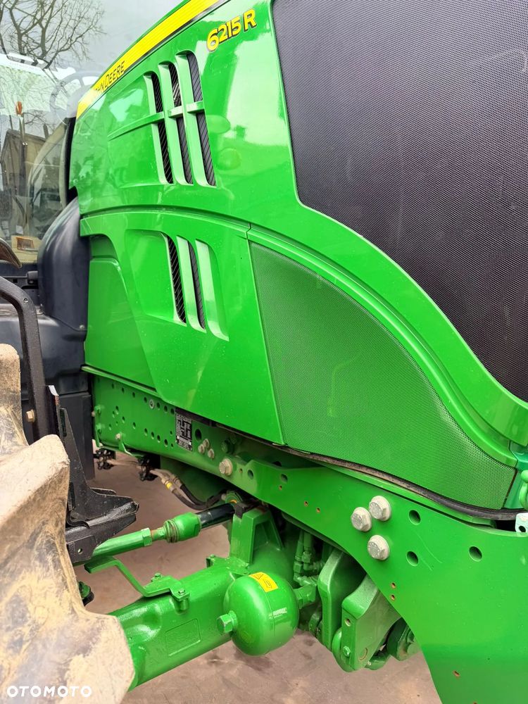 John Deere 6215R - 7