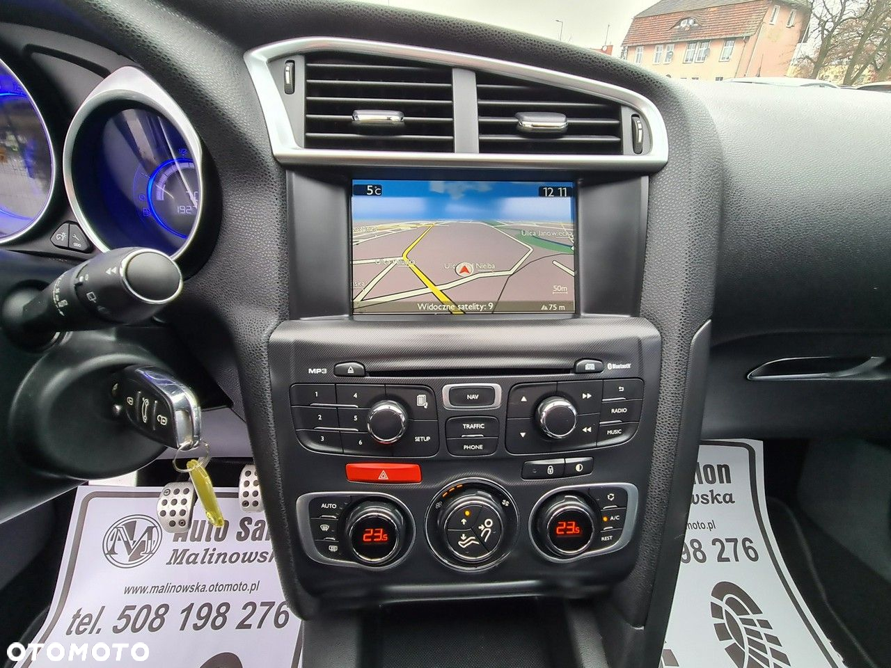 Citroën DS4 e-HDi 115 SoChic - 12