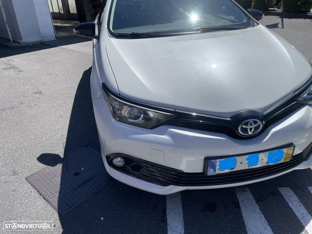 Toyota Auris Touring Sports 1.8 HSD Comfort +P.Techno+P.Sport - 1