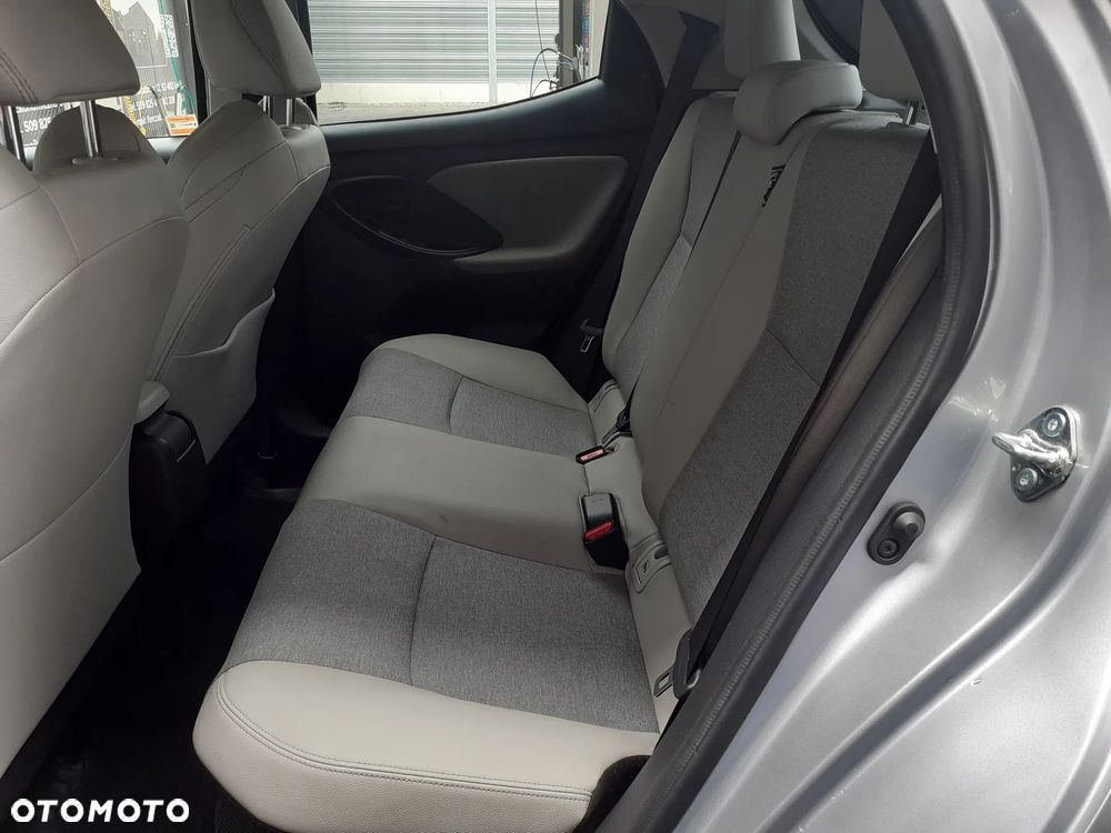 Toyota Yaris Hybrid 1.5 Executive - 23