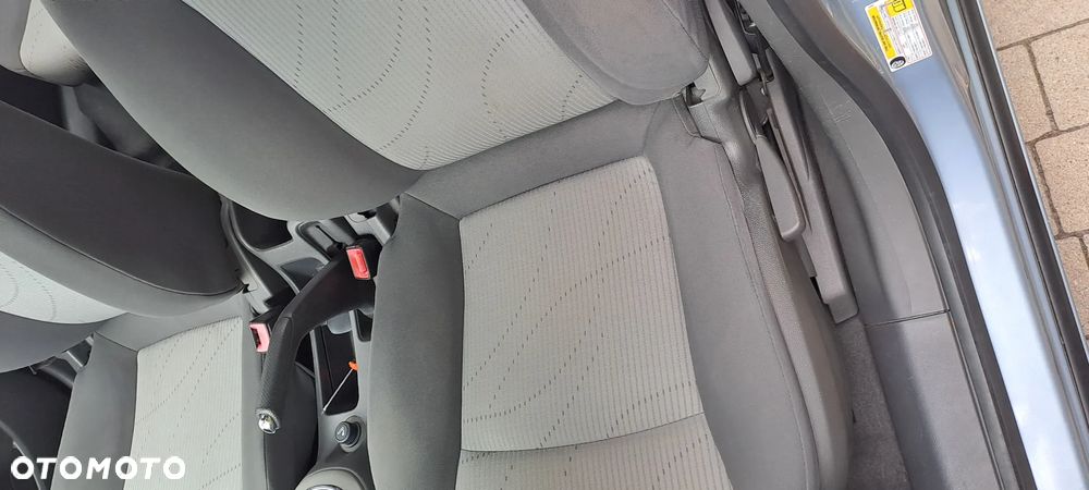 Chevrolet Cruze - 16
