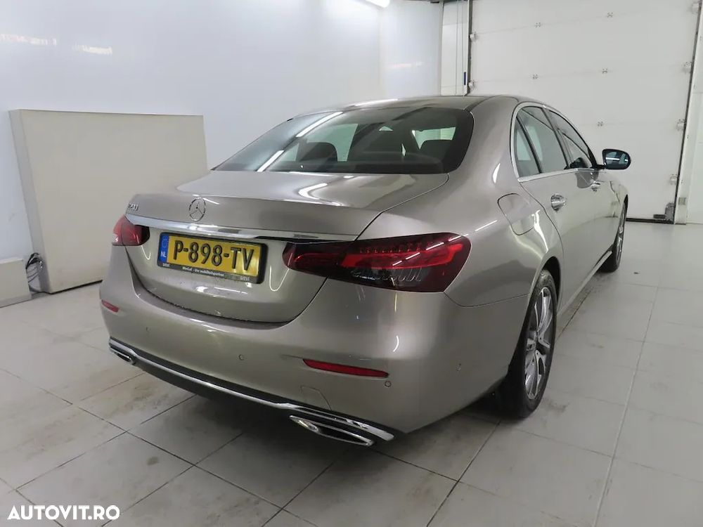 Mercedes-Benz E 200 9G-TRONIC - 2