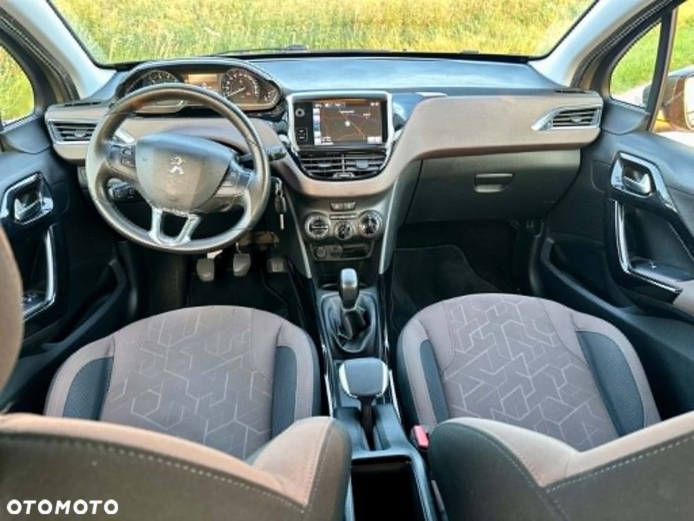 Peugeot 2008 PureTech 82 Urban Move - 10
