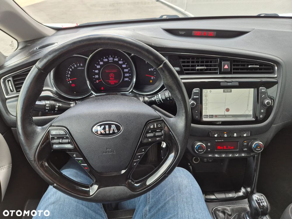 Kia Ceed 1.4 CVVT Dream-Team Edition - 13