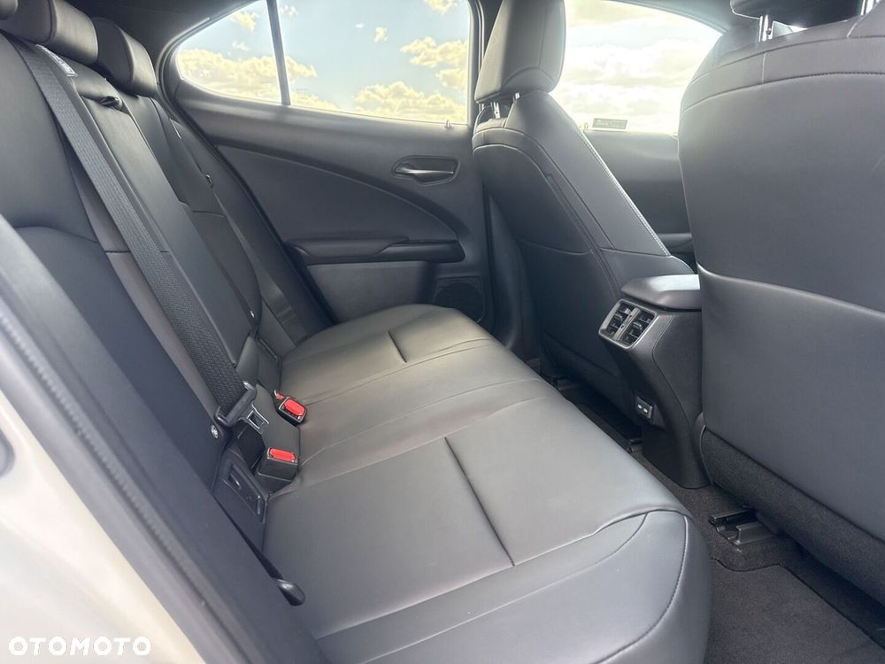 Lexus UX 250h GPF F Impression 2WD - 11