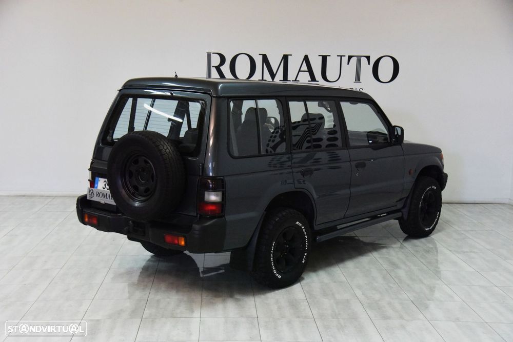 Mitsubishi Pajero - 5