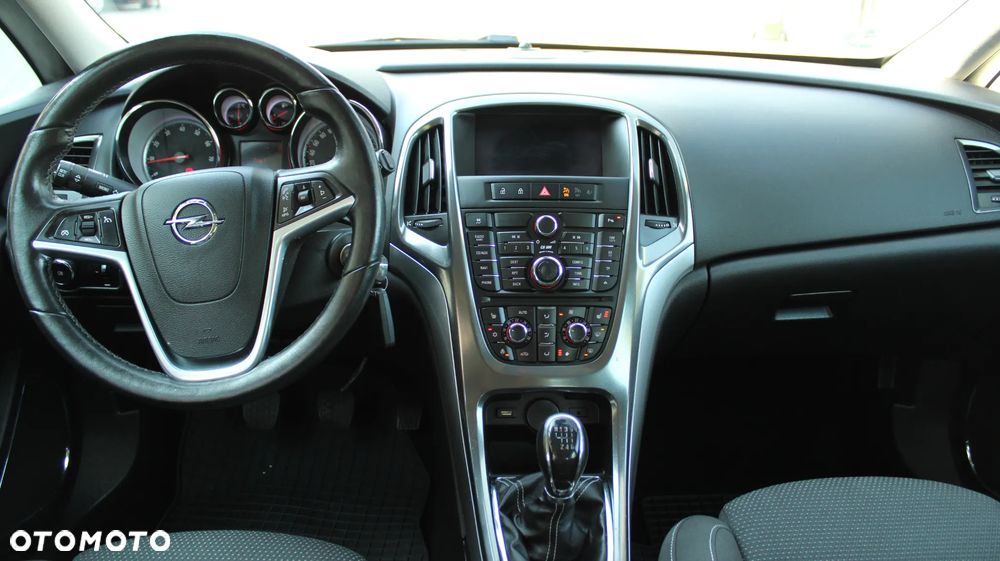 Opel Astra 1.4 Turbo Cosmo - 11