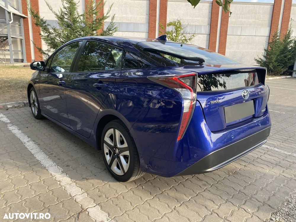 Toyota Prius 1.8 HSD Exclusive Plus - 3