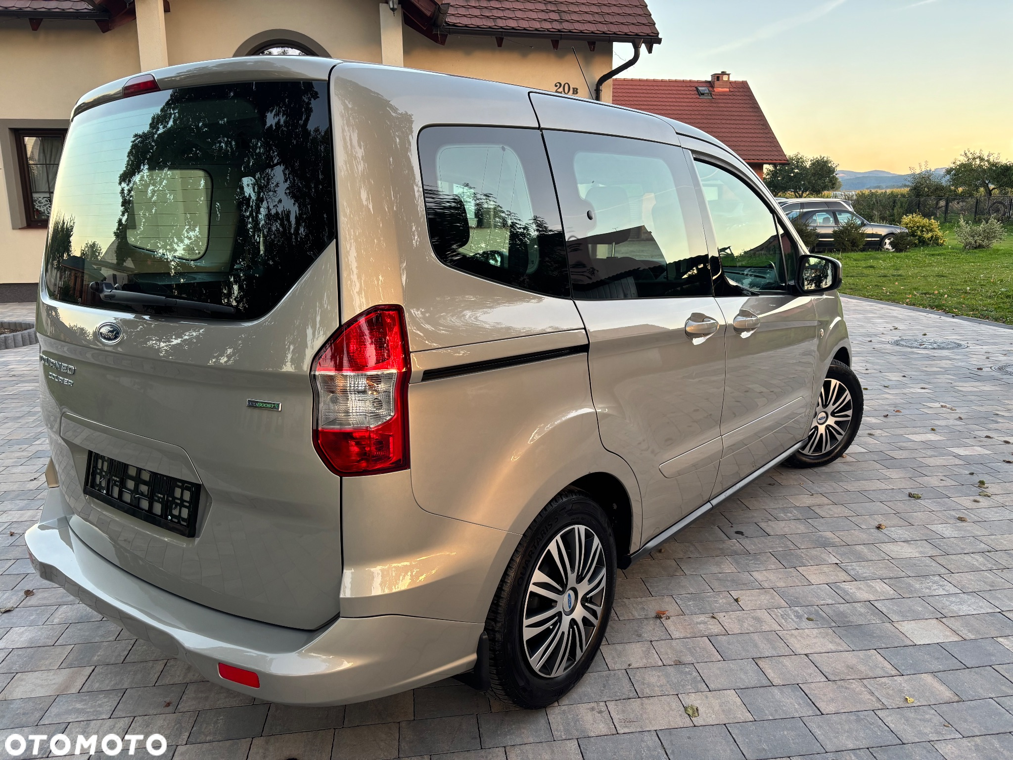 Ford Tourneo Courier 1.0 EcoBoost Titanium - 8