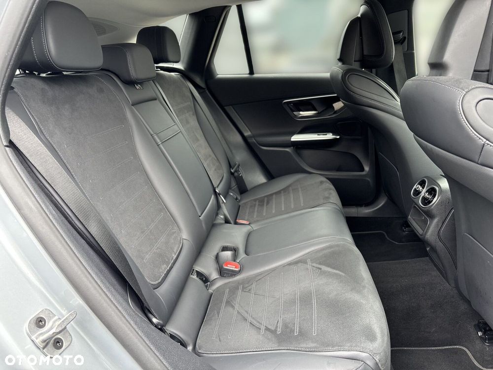 Mercedes-Benz GLC - 22