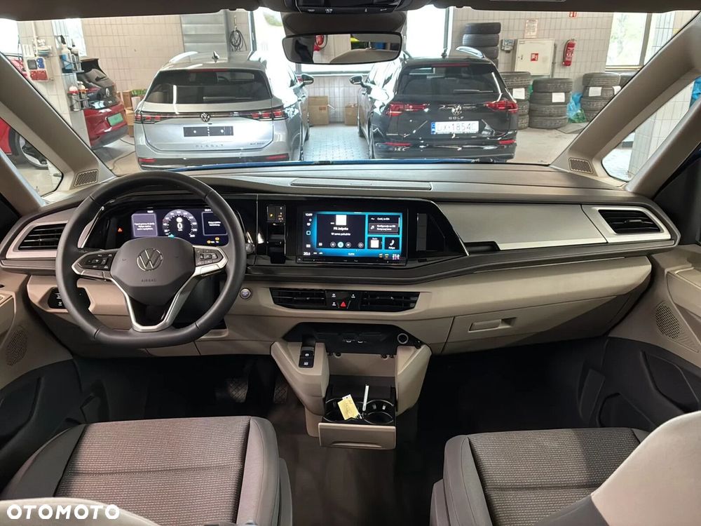 Volkswagen Multivan - 11