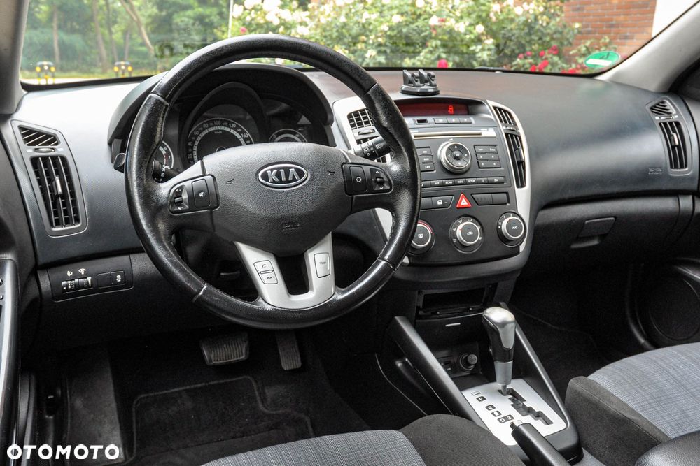Kia Ceed - 9