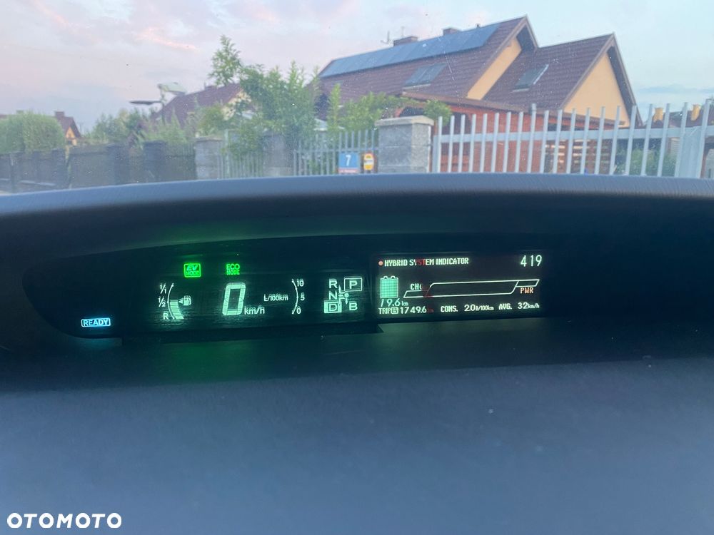 Toyota Prius 1.8 HSD Sol - 13