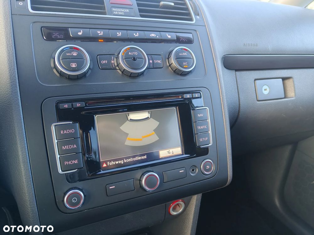 Volkswagen Touran - 26