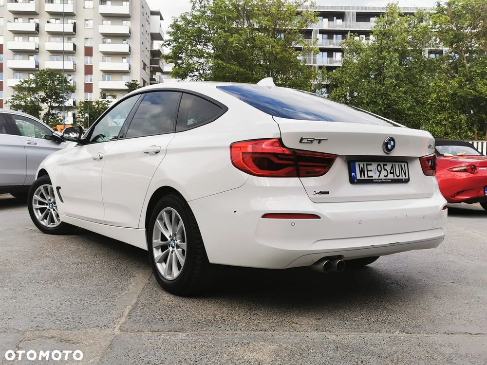 BMW 3GT 320i GPF xDrive Advantage - 25