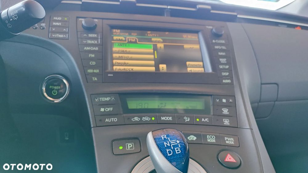 Toyota Prius (Hybrid) - 18