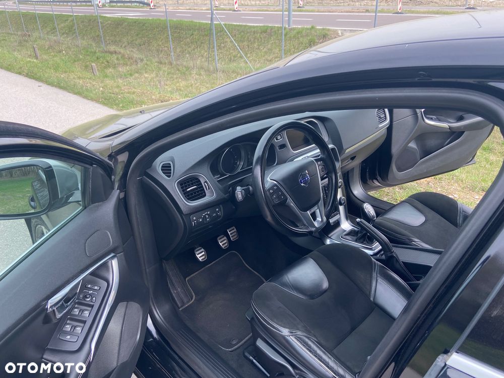 Volvo V40 D2 R Design - 7