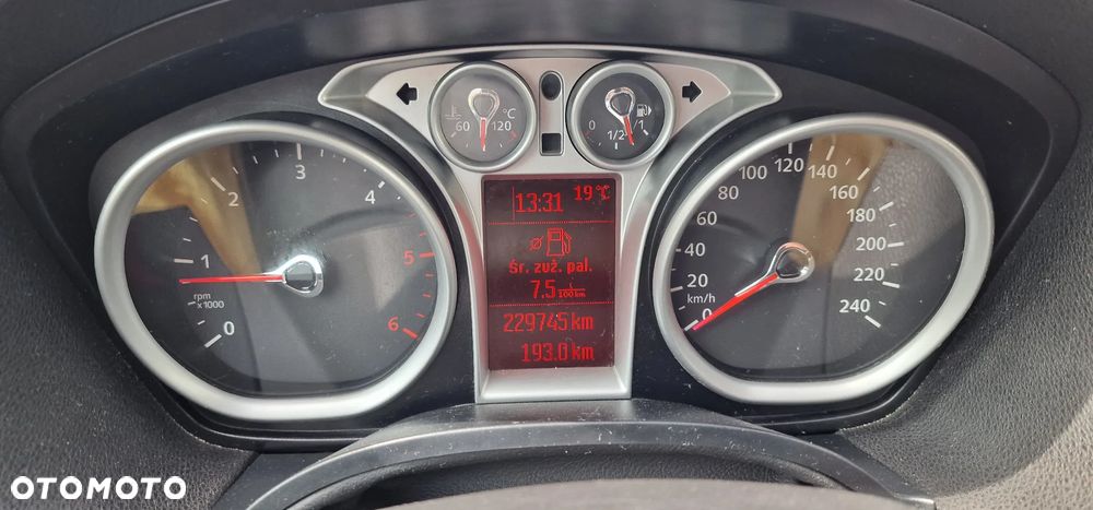 Ford Kuga 2.0 TDCi Individual MPS6 - 17