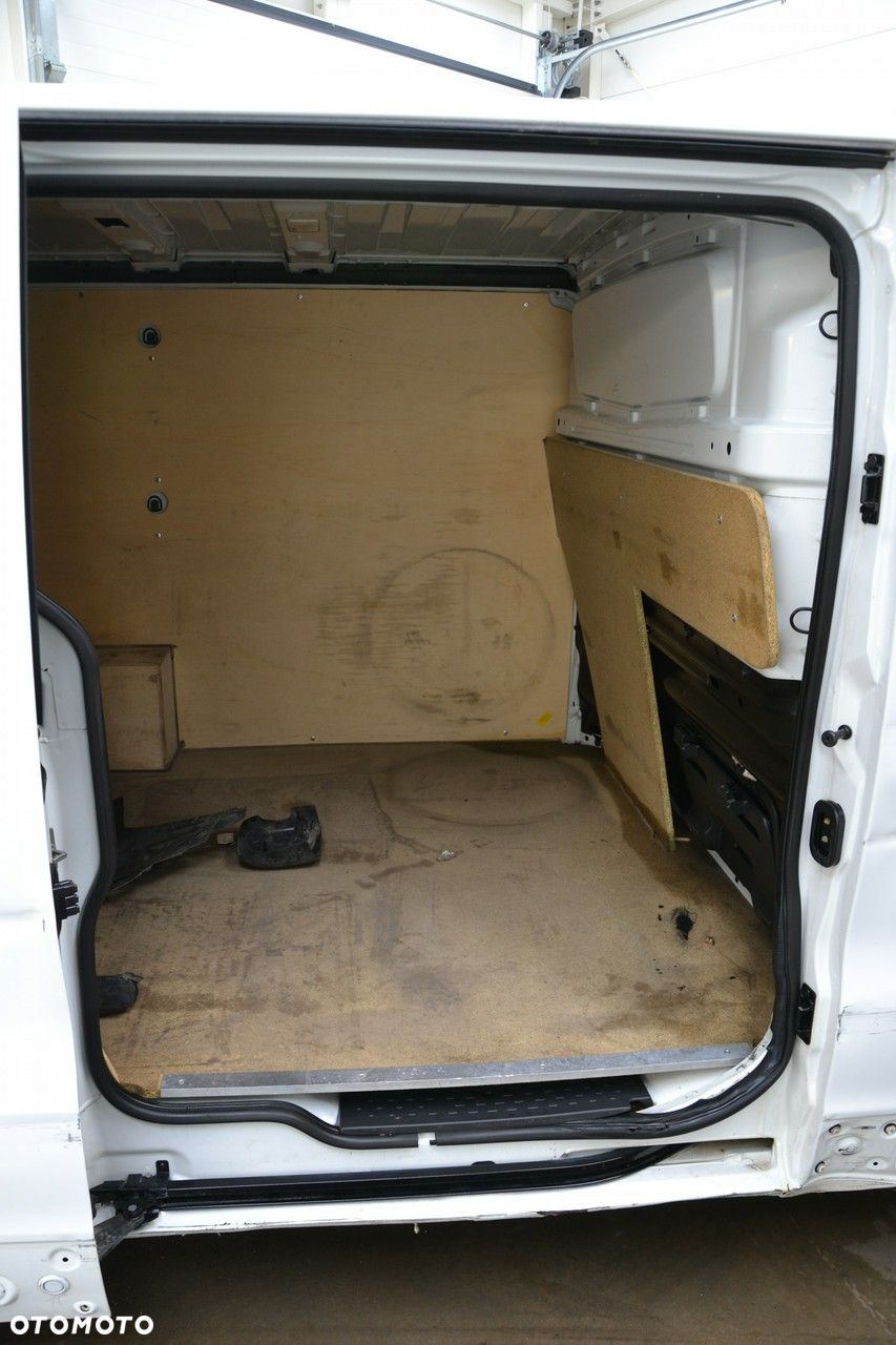 Nissan NV300 - 32