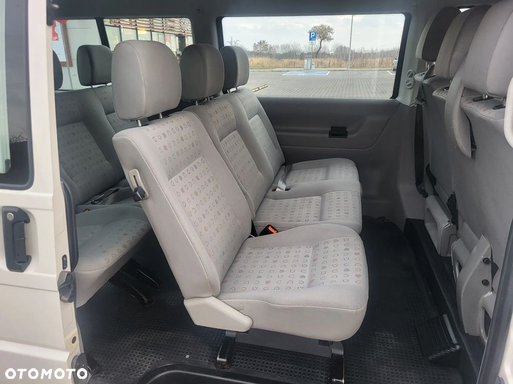 Volkswagen Transporter - 30