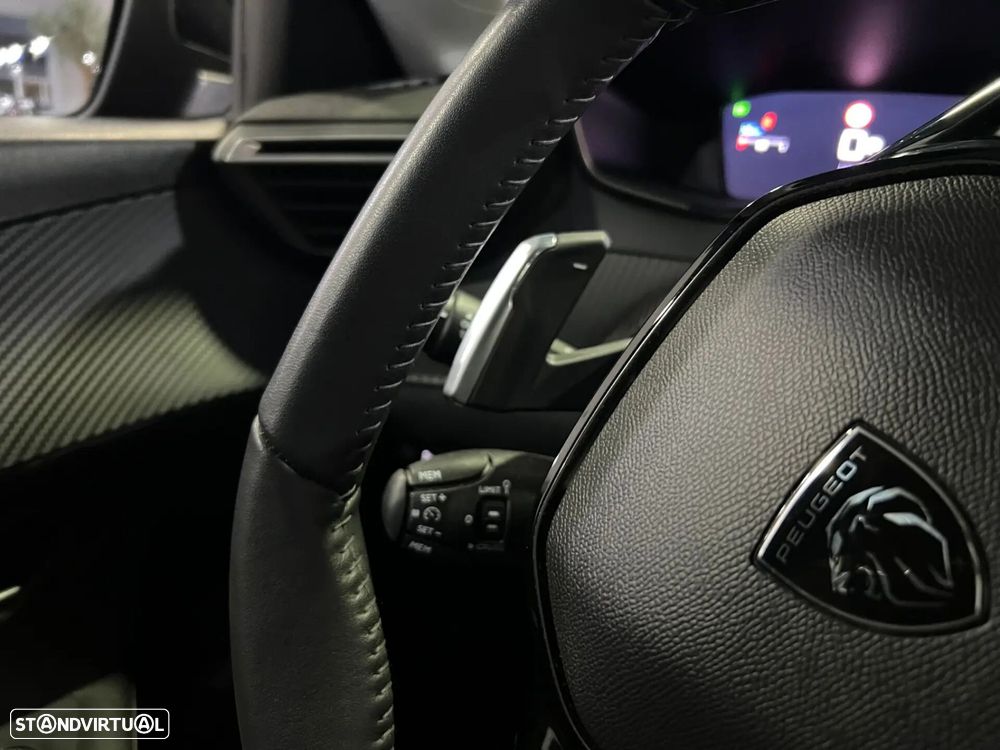 Peugeot 208 1.2 Hybrid Allure e-DCS6 - 17