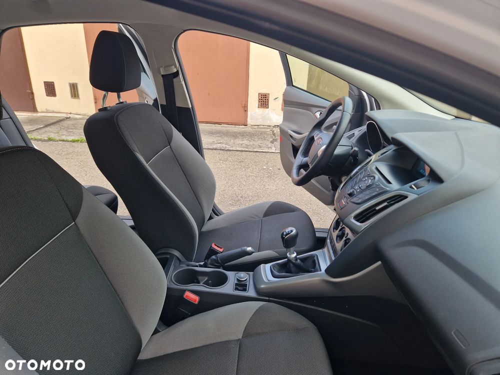 Ford Focus ver-1-6-tdci-gold-x-trend- - 25