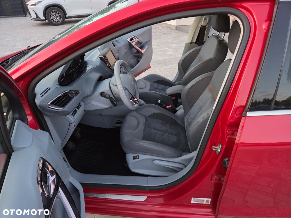 Peugeot 208 - 29