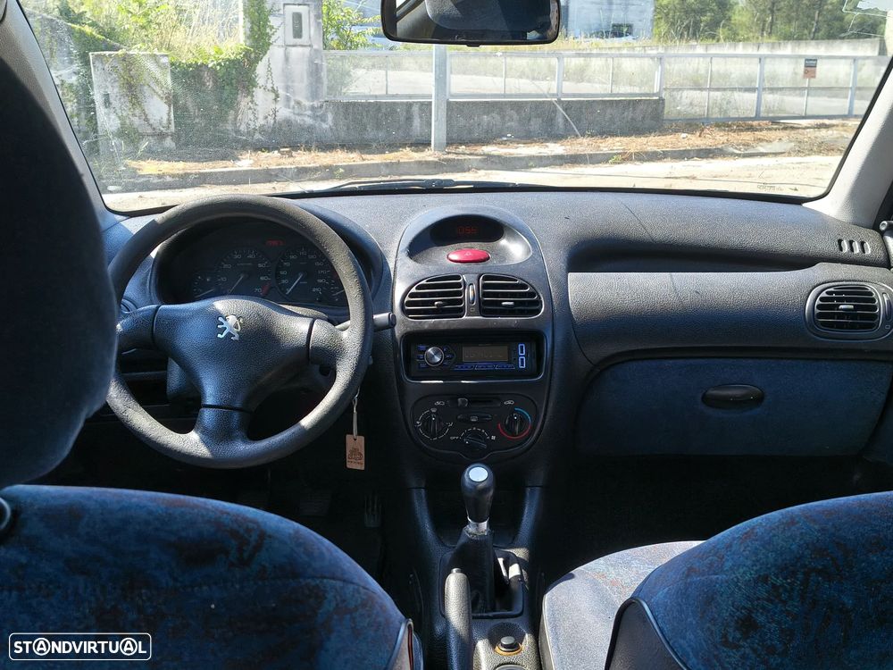 Peugeot 206 1.1 XR - 6