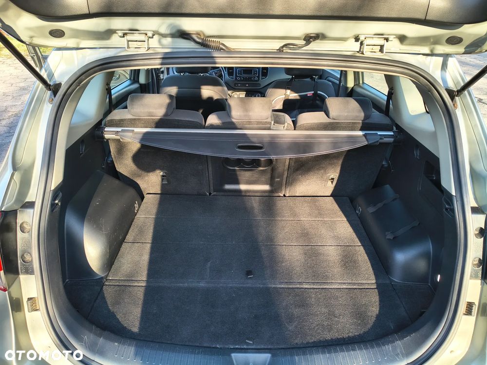 Kia Carens 1.6 GDI Dream Team Edition - 18