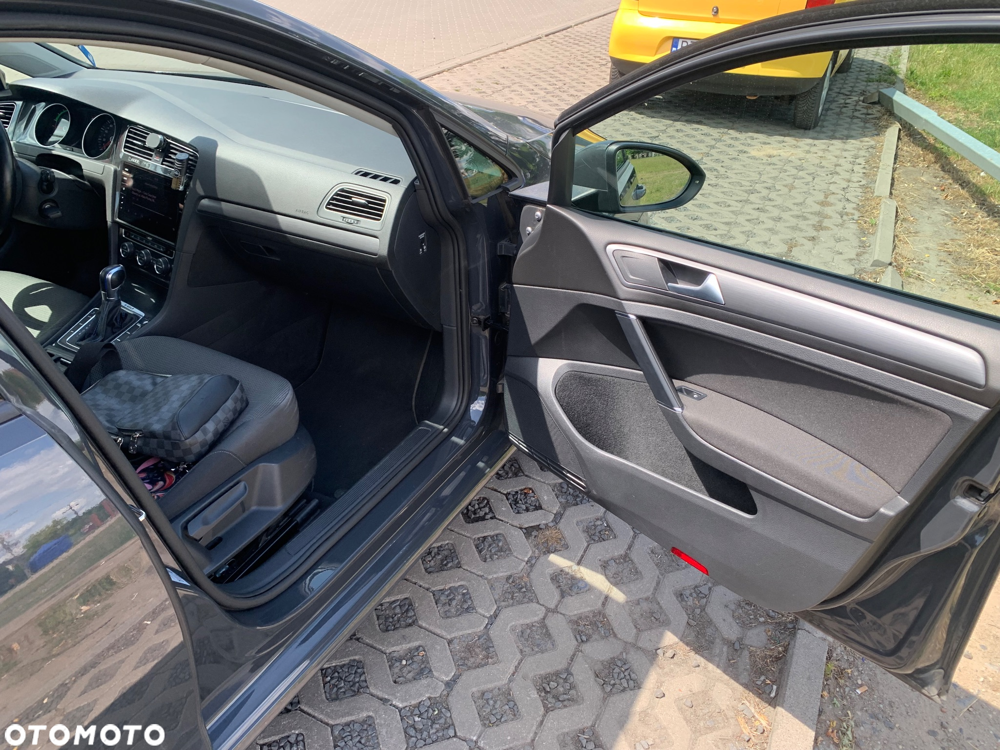 Volkswagen Golf e-Golf - 10