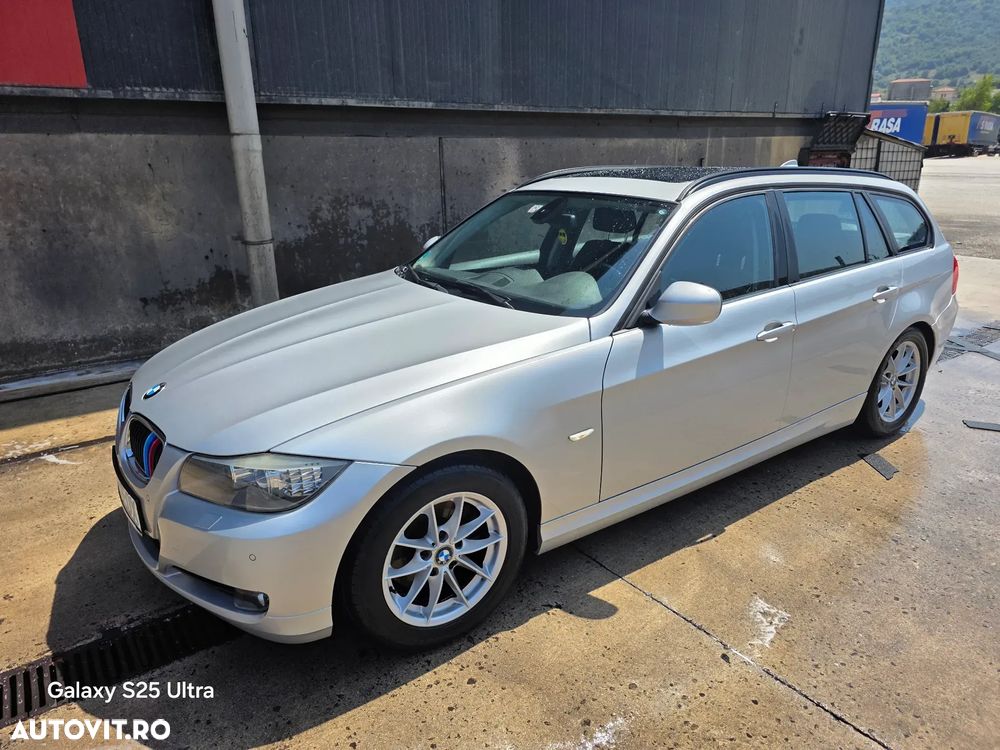 BMW Seria 3 318d DPF Touring Aut. Edition Exclusive - 4
