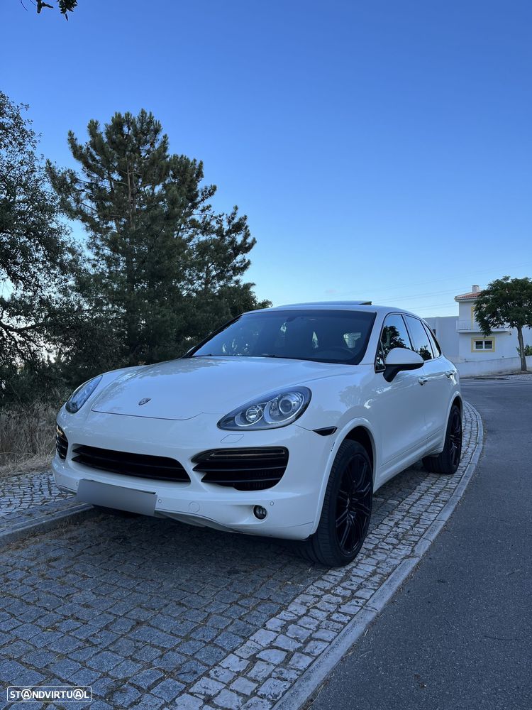 Porsche Cayenne - 1