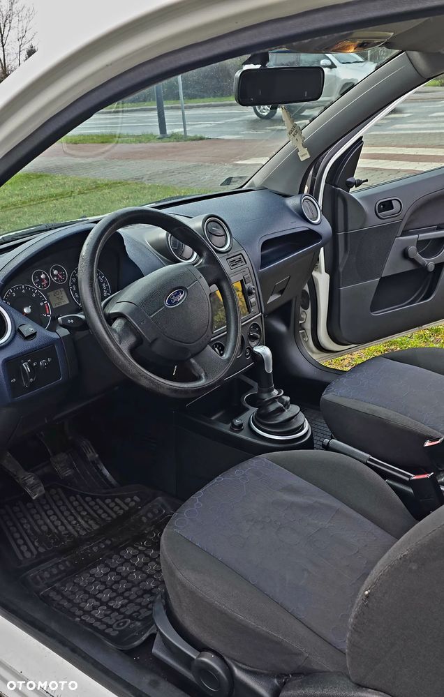 Ford Fiesta - 9