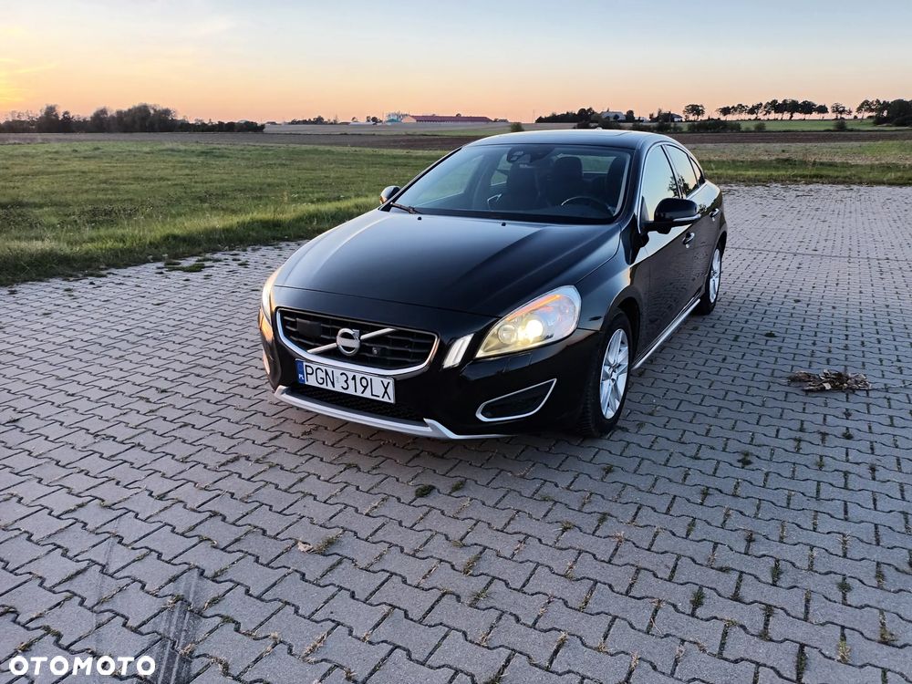 Volvo S60 2.0T R-Design - 1