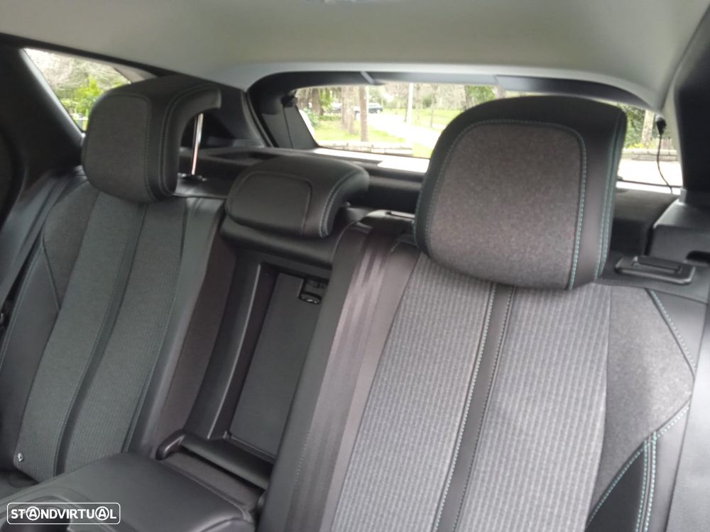 Peugeot 3008 1.2 PureTech Allure EAT8 - 49