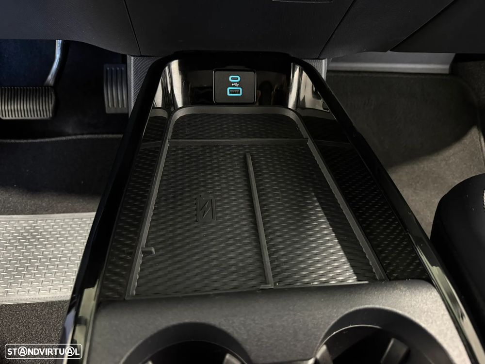 Ford Mustang Mach-E Standard - 34