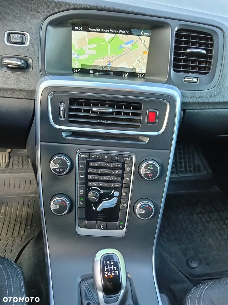 Volvo V60 Cross Country D3 Drive-E Momentum - 21
