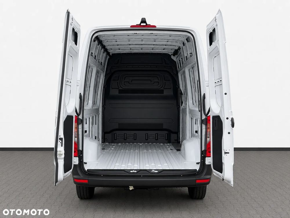 Mercedes-Benz Sprinter - 4