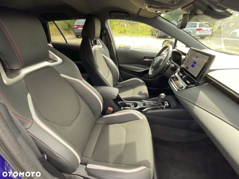 Toyota Corolla 2.0 Hybrid GR Sport Dynamic - 12