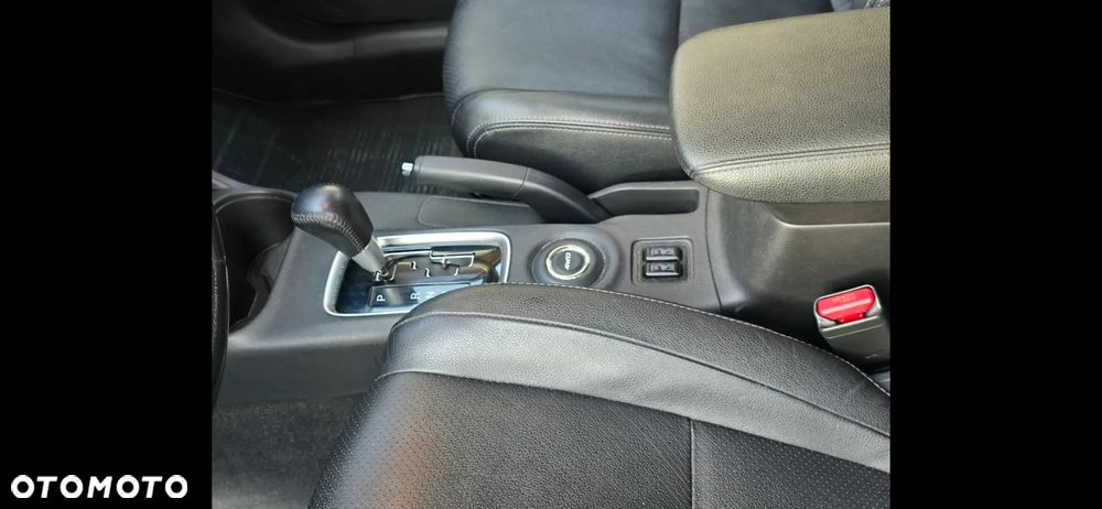 Mitsubishi Outlander 2.0 Instyle Navi CVT - 23