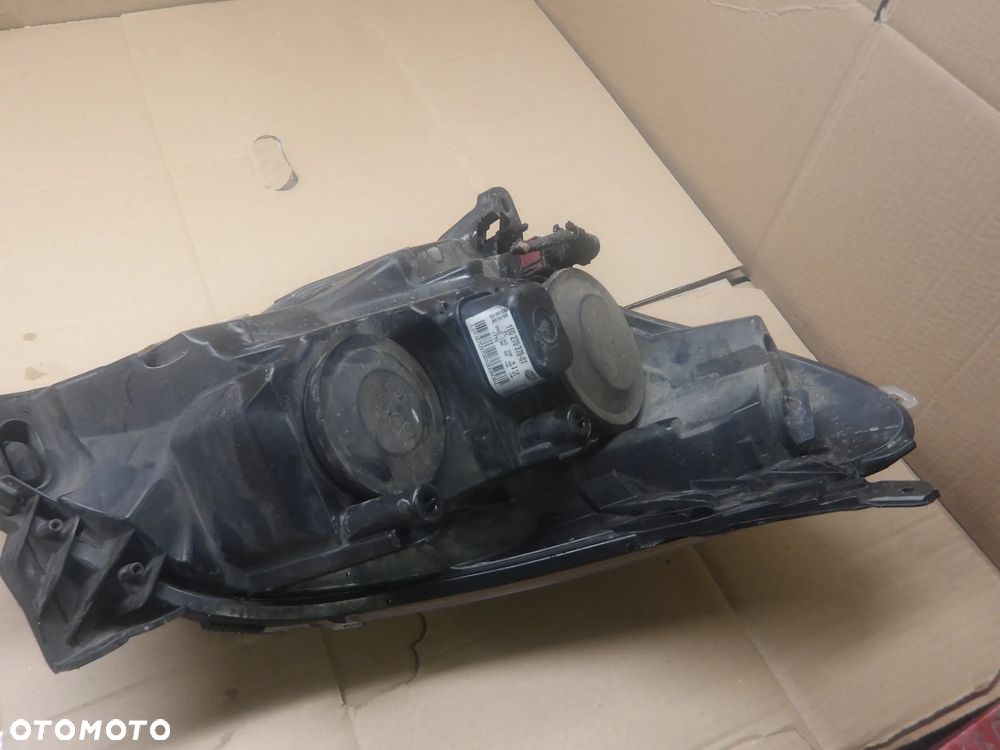 OPEL ASTRA H GTC 1.3D LAMPA PRAWA LEWA PRZÓD PRZEDNIA 24451033 24451034 - 8