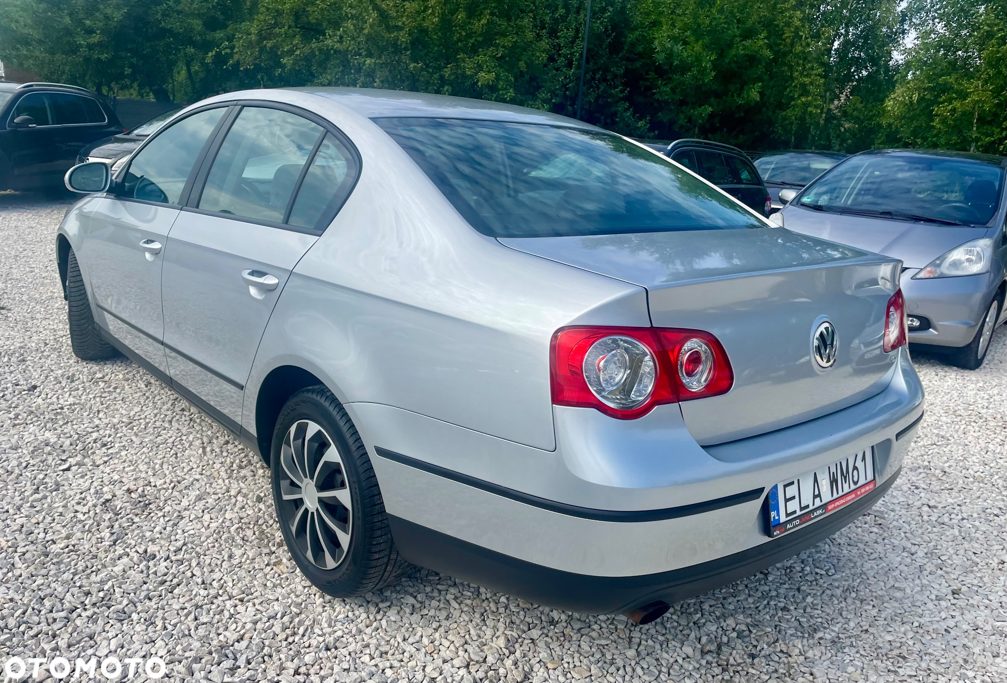 Volkswagen Passat - 11