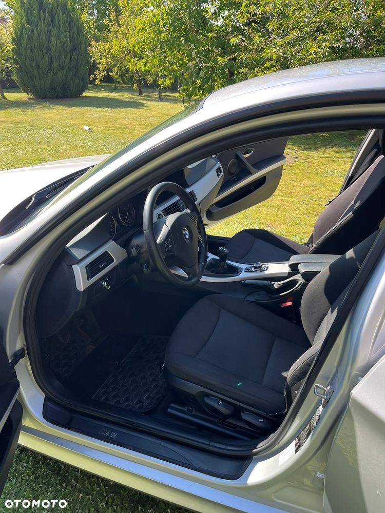 BMW Seria 3 318d - 6