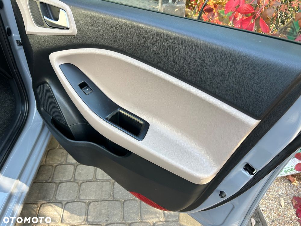 Hyundai i20 1.2 Trend - 23