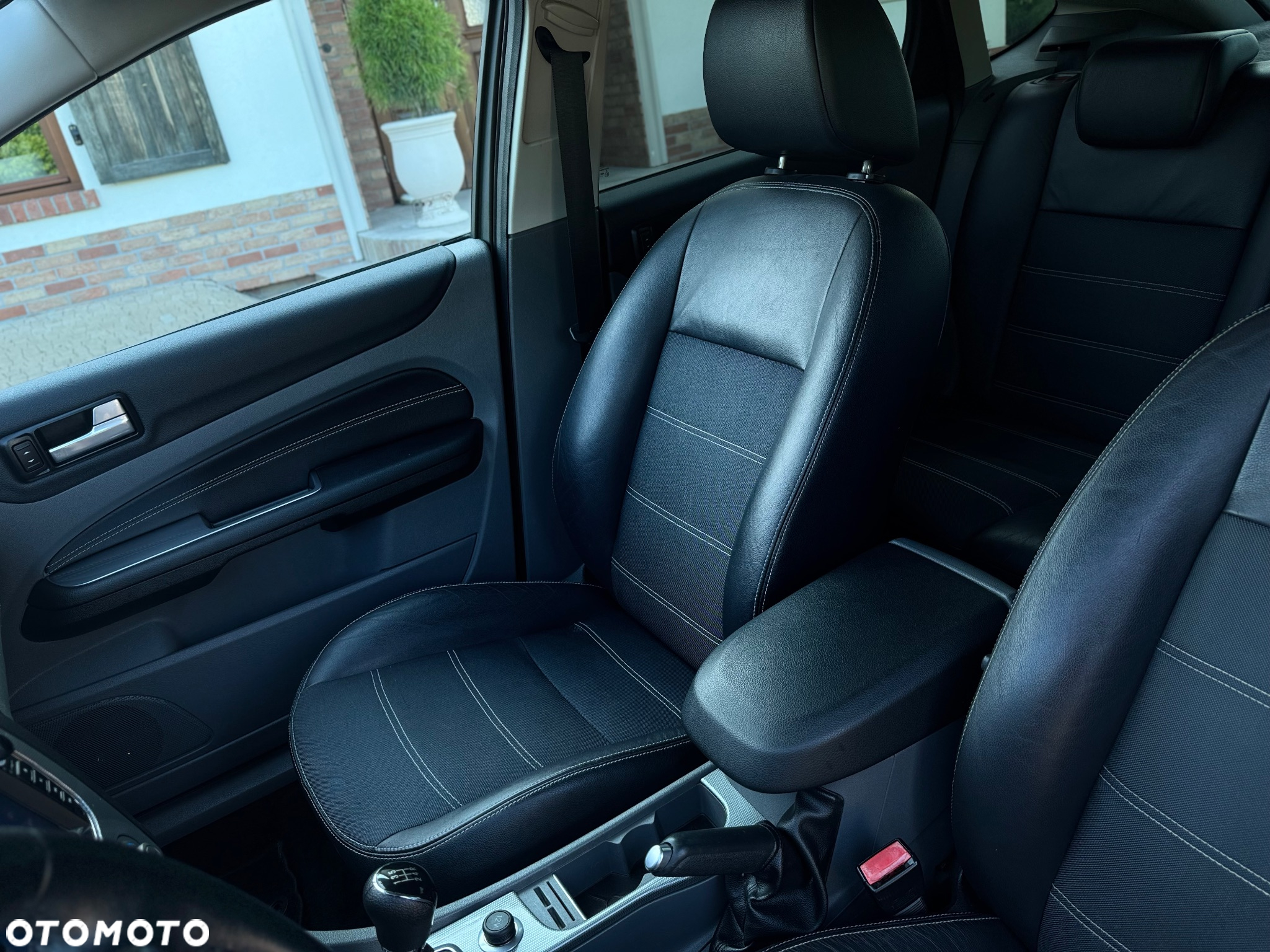 Ford Focus 2.0 ZX5 SE - 6